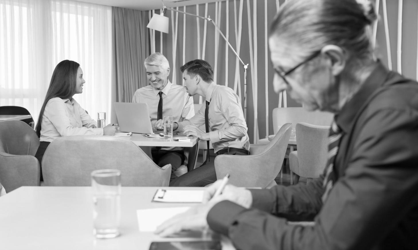 Modern learning environment with collaborative workspace